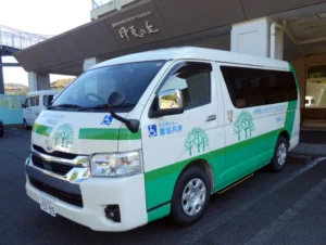 伊東の丘の新しい送迎車ハイエース